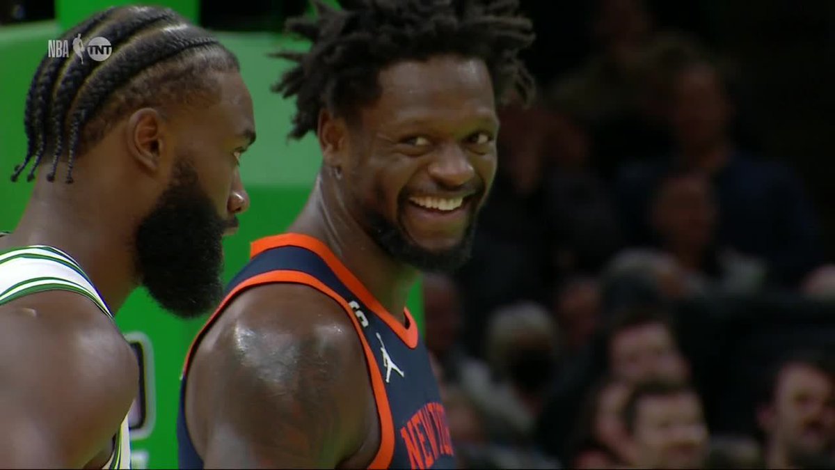 ESPNNBA's tweet photo. 👀 https://t.co/xSsQFGsHRy