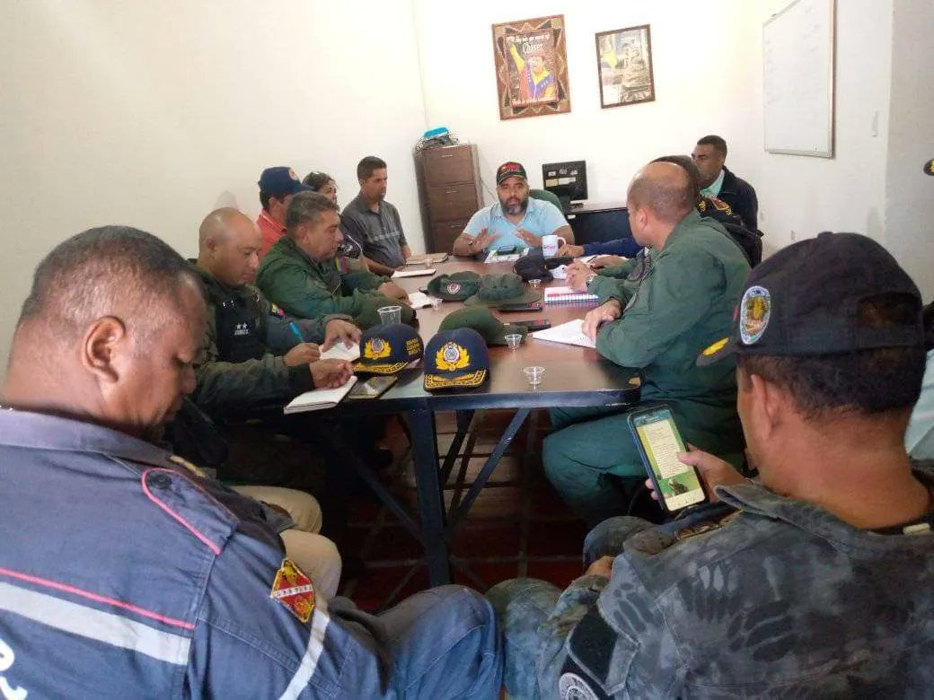 En horas de la mañana de este jueves 26 de Enero, en las instalaciones del palacio municipal de gobierno, de Altagracia de Orituco, se llevó a cabo reunión entre la primera autoridad municipal, alcalde @pemonpsuv y los jefes de los diferentes cuerpos de seguridad del territorio.