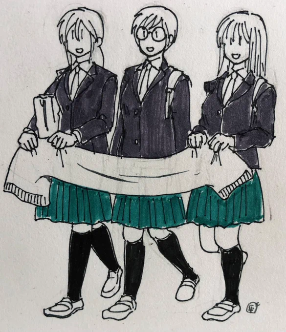 落書き近所歩いてたら向こうから横断幕を持った女子高生3人が歩いてくる住宅街で何のデモと思ってよく見たら幕じゃなくってマフラーだったけど。それはそれでなんで。 