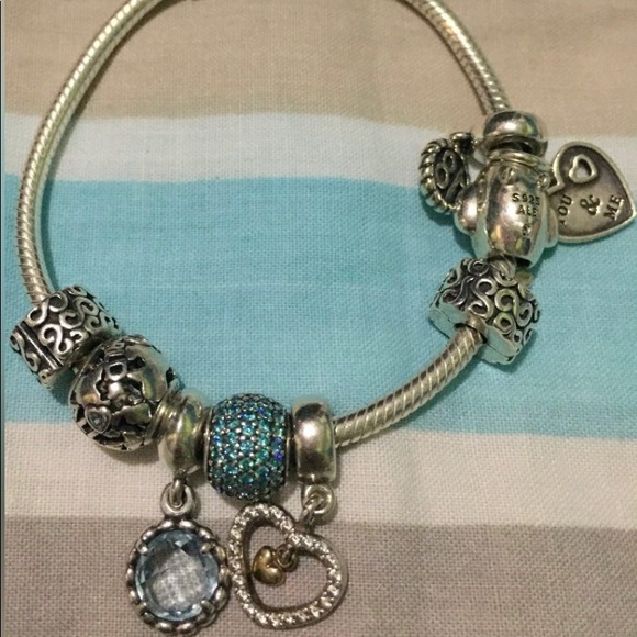 GetTilly2Boston's tweet photo. So good I had to share! Check out all the items I'm loving on @Poshmarkapp #poshmark #fashion #style #shopmycloset #pandora: https://t.co/9lCXGGFe1S https://t.co/QMt8tjAgy7