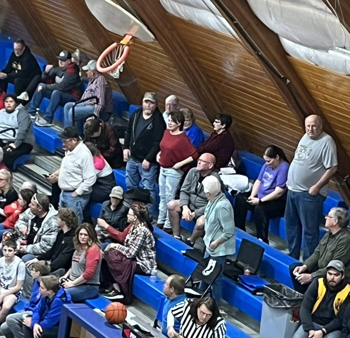 AllaboutheU's tweet photo. Where in the world is Scott Van Pelt?@notthefakeSVP #FindSVP #LymanJC #murdo #southdakota https://t.co/Who90Hwxsr