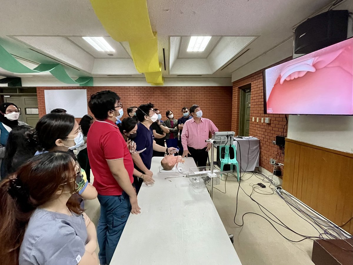 Paulo_SanPedro's tweet photo. #Airwaymanagement WS for the #emergencymedicine department at SPMC. Nice to see Faith Gaerlan after so many years. Congrats to being the new head of the department. Thanks to Pauline Convocar for coordinating the event.
#difficultintubation #airwayenthusiast #difficultairway https://t.co/iz24YUcD40