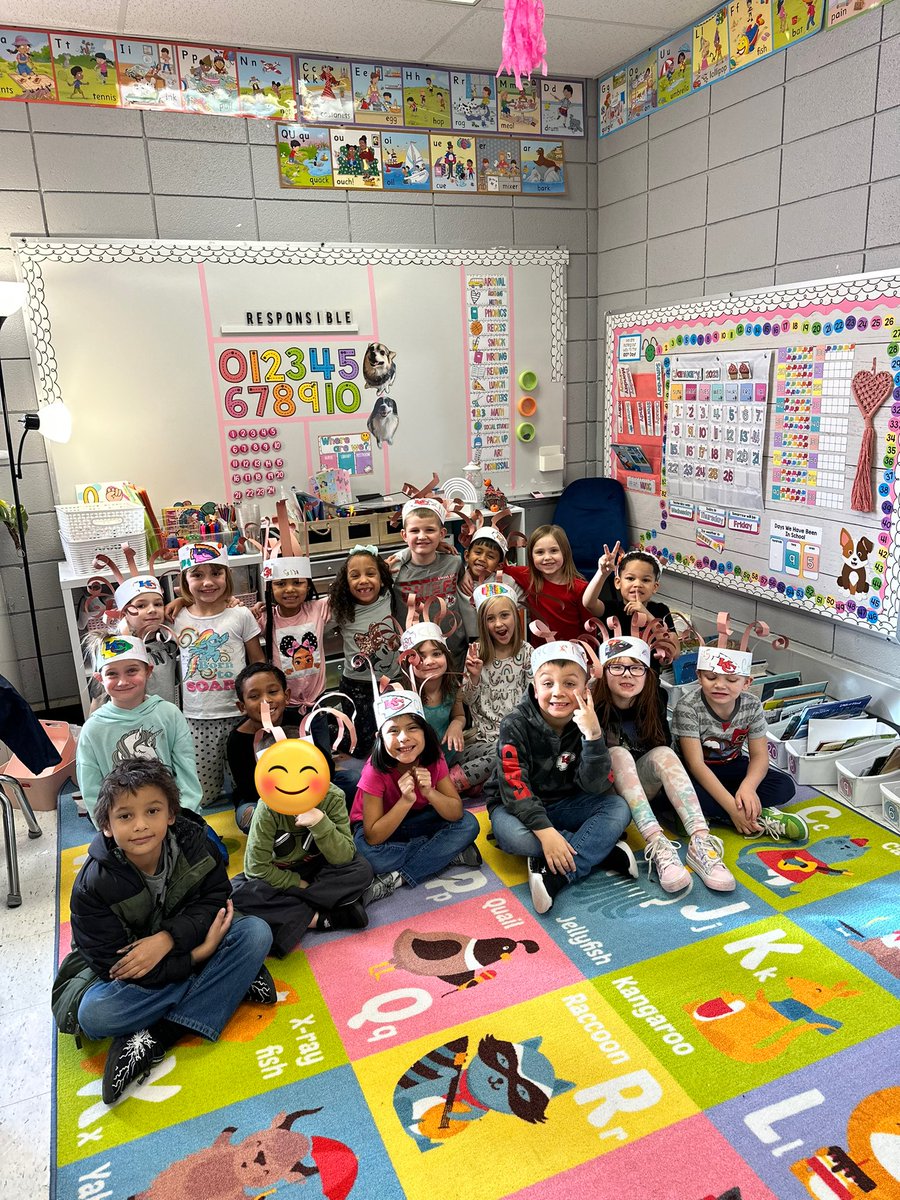 Mahomies are the cutest 😊💛 #isdkinder <a href="/GlendaleElemISD/">Glendale Elementary School</a> <a href="/PatrickMahomes/">Patrick Mahomes II</a> #KCChiefs
