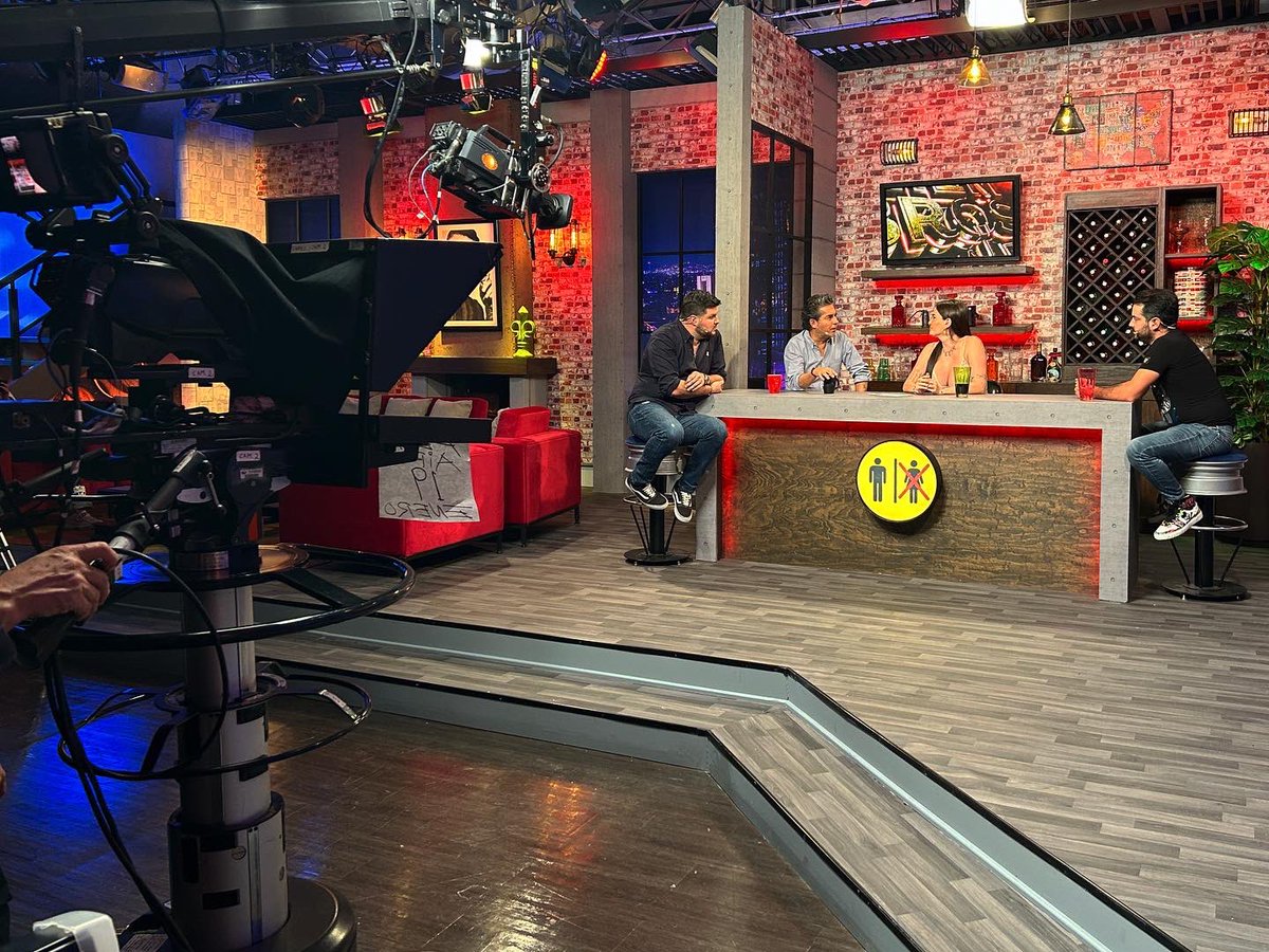 ¡Ya está con nosotros #CeliaLora! 
Pónganle a <a href="/miembrosalaire/">Miembros al Aire</a> en <a href="/UnicableOficial/">Unicable</a>