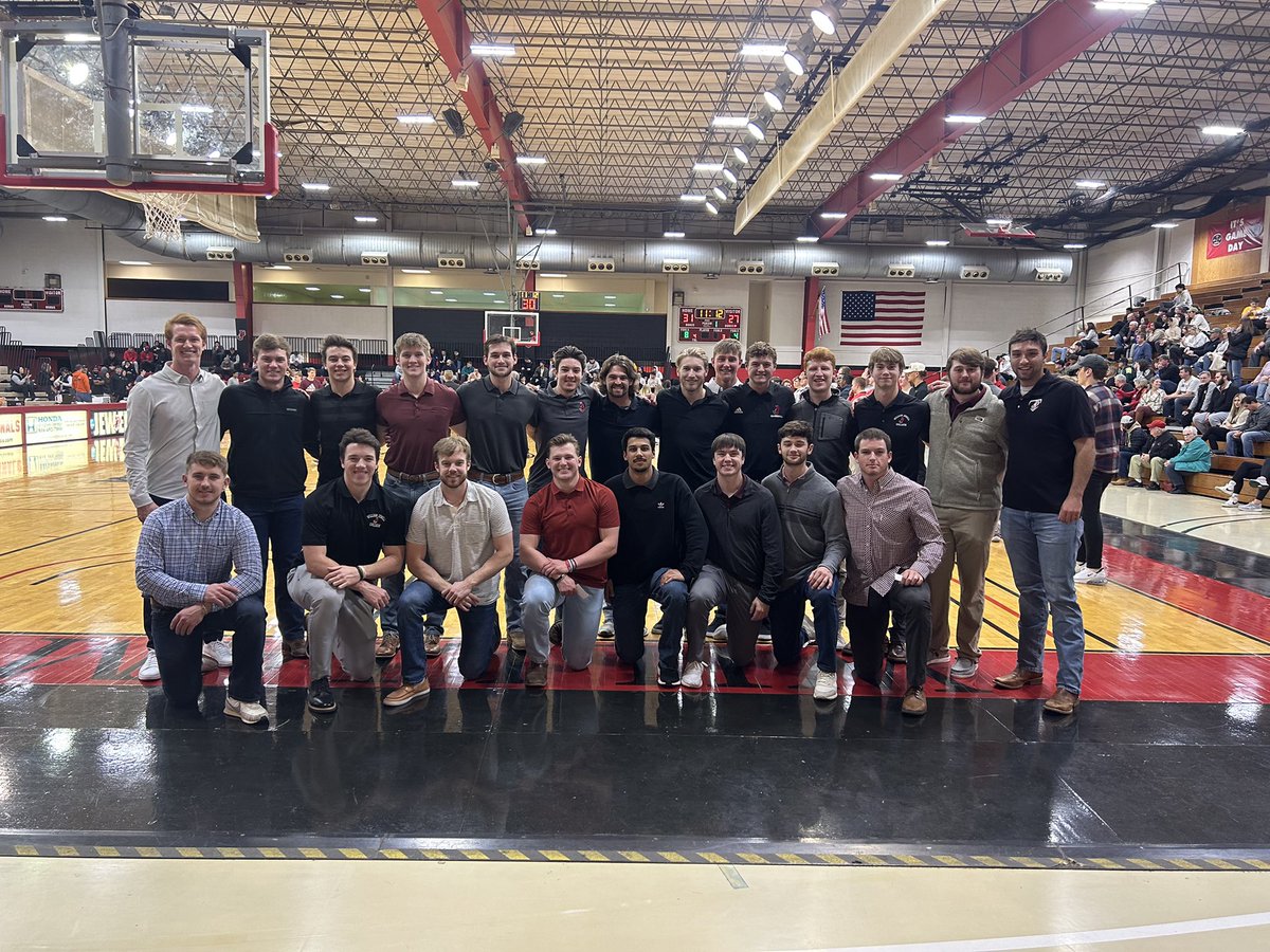 Congrats to the Scholar-Athletes on the team this year! Over half of the roster got recognized tonight for their excellence in the classroom! In the classroom, on the field or in the community, BE GREAT!