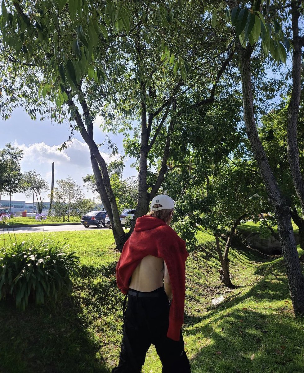 jaeyonghourly's tweet photo. i see..👁️👁️ interesting https://t.co/U2R6RGiQlB