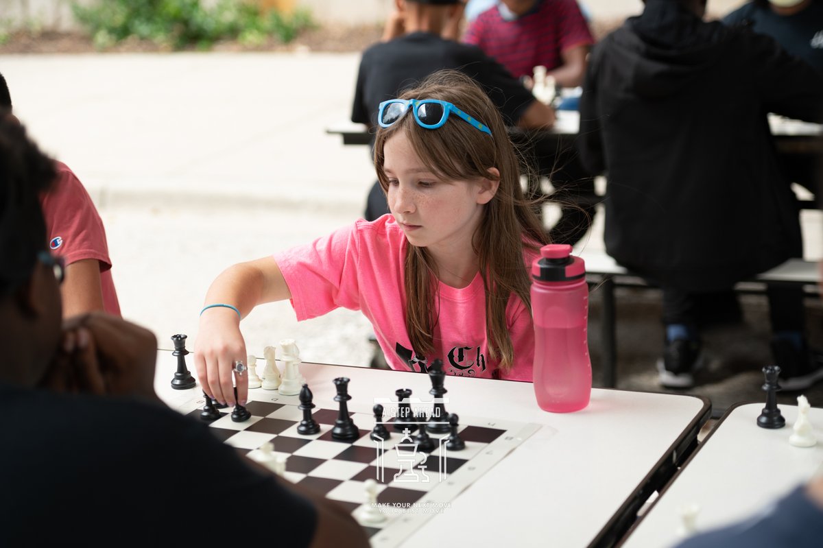 AStepAheadChess's tweet image. Happy TBT!

Due to the chilling weather❄️, it feels pretty appropriate to take a trip done memory lane to a warmer time(8/12/22 to be exact).

Please enjoy these pictures from ASAC&apos;s very own tournament😊 

#ASAC #ASTEPAHEADCHESS #CHESS #CHESSNOTCHECKERS #VIRTUALLEARNING