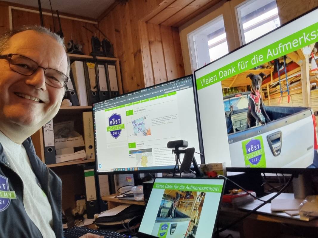 Unser Präsident <a href="/sahnetaeter/">Christoph Dennenmoser 🚑</a> stellte heute morgen in einem Onlineseminar der #BABZ die Möglichkeiten Digitaler Einsatzunterstützung und die Arbeit der #VOST vor. #weareVOST