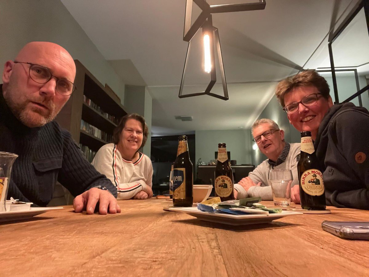 De eerste bestuursvergadering in de nieuwe samenstelling zit erop. Op naar nog veel meer goede vergaderingen!

#Kampen #bckampen #badminton #badmintonnl