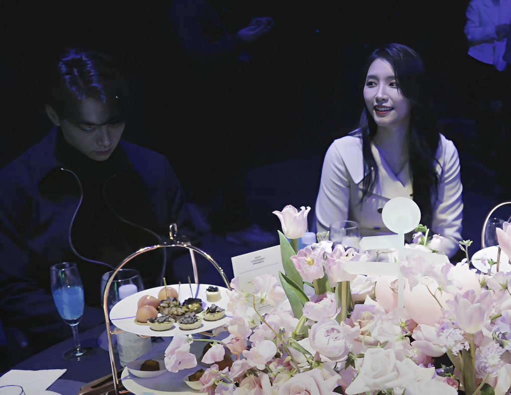 itskaylife's tweet photo. 2023 Visionary Awards
#TransitLove2 HyunGyu &amp; HaeEun

https://t.co/TnDKC4Nbyh

I tried enhancing the quality of the screenshots through online site. These 2 are the best results, the 1st photo looks a bit weird though 😄 https://t.co/gNgxwAXkTx
