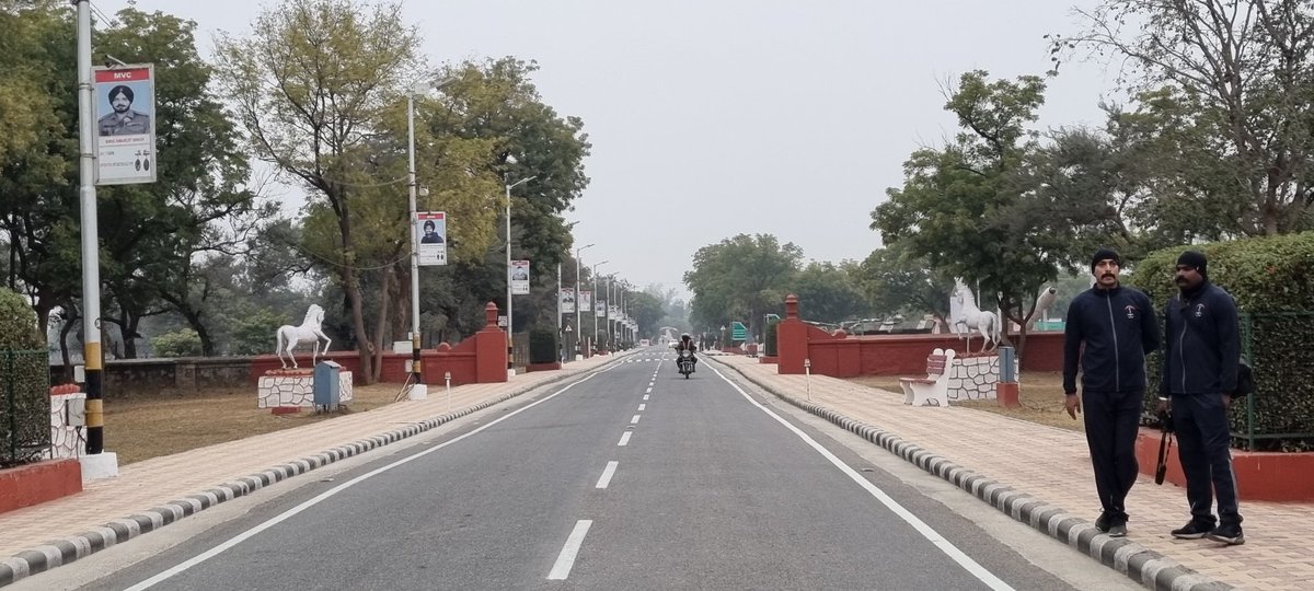 lt_ukti's tweet photo. #jawayezdimotorcycles rally flagged off from Alwar, Riders visited Itarana Palace. #AtmaNirbharBharat ka 'Salt se Software tak ka safar' @ArvindKapoorTYG @HQ_DG_NCC @NCC_Dte_Gujarat @jawamotorcycles @yezdiforever https://t.co/Az51hdTztB