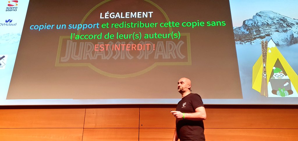 dadideo's tweet image. 3ème jour de la @SnowCampIO avec la keynote de @ponceto91 

&quot;Ressuscitons les ordinosaures !&quot;

On me dit dans l&apos;oreillette @francoistonic qu&apos;ils vont apparaître dans une prochaine édition #Programmez! @progmag 

Architecture, légal, nostalgie, une revue très complète #snowcampio