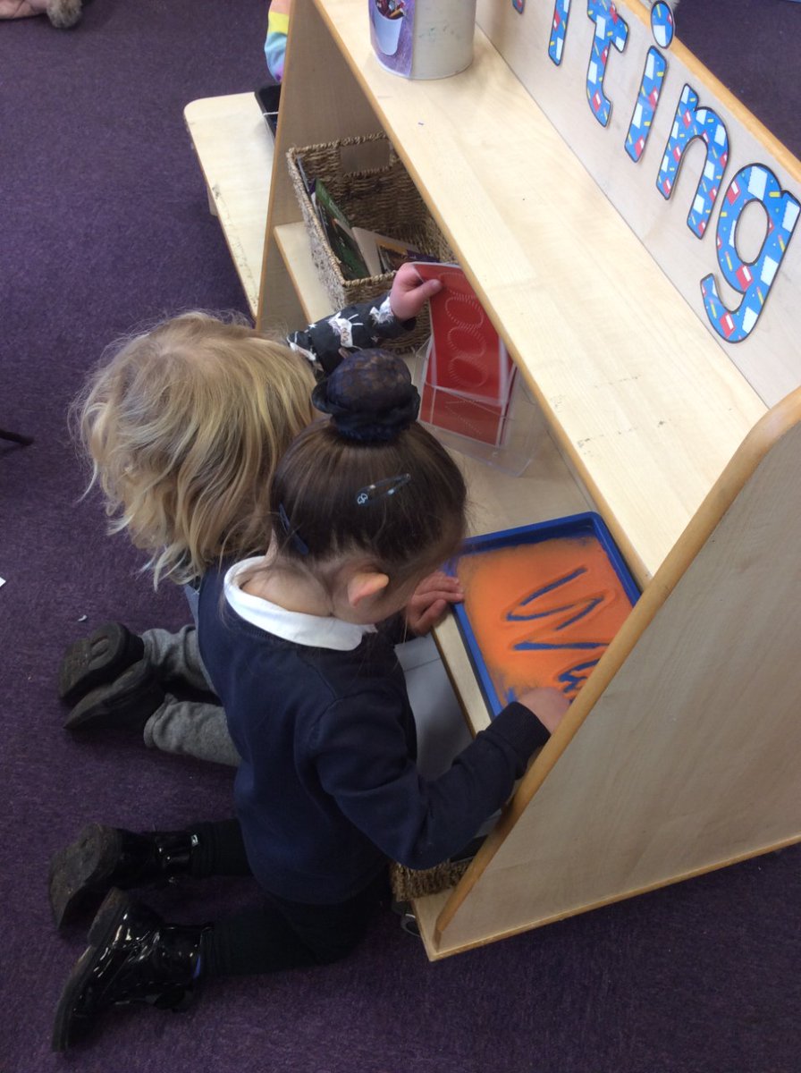 FS1Beck's tweet photo. We have had some excellent mark making in the sand this week. We have created different patterns and practised writing our names. #BeckWriting https://t.co/GyyQAVg7tf