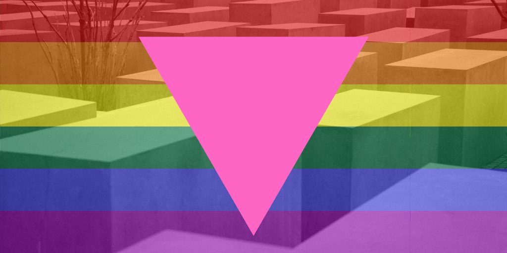 Hoy se conmemora en todo el mundo a las Víctimas del Holocausto Nazi 🏳️‍🌈 #27Enero #Conmemoracion #TriangulosRosas No podemos retroceder en la historia, pero podemos evitar que vuelva a ocurrir.