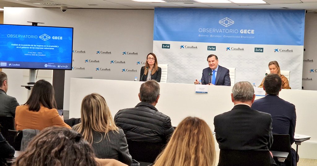 detaranco's tweet photo. En @caixabank con @Ivie_news y @UV_EG con #Cátedrad'EmpresaFamiliar y #evade. Presentando #FelipePulidodeDios, #EvaBlasco y @escriba_a, el IV informe del Observatorio #GEFE. Análisis de la posición de las mujeres en la propiedad y gobierno de empresas valencianas. @albertanorweg https://t.co/Tg4Ht7TkAm