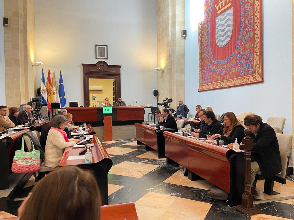 Ayer, pleno del ayuntamiento aprobó puntos propuestos con enmiendas de modificación del Grupo Municipal Socialista y Ciudadanos, con el apoyo  de todos los concejales de distintos partidos políticos de Jerez. Gracias a todos los concejales por vuestro apoyo .A seguir trabajando!