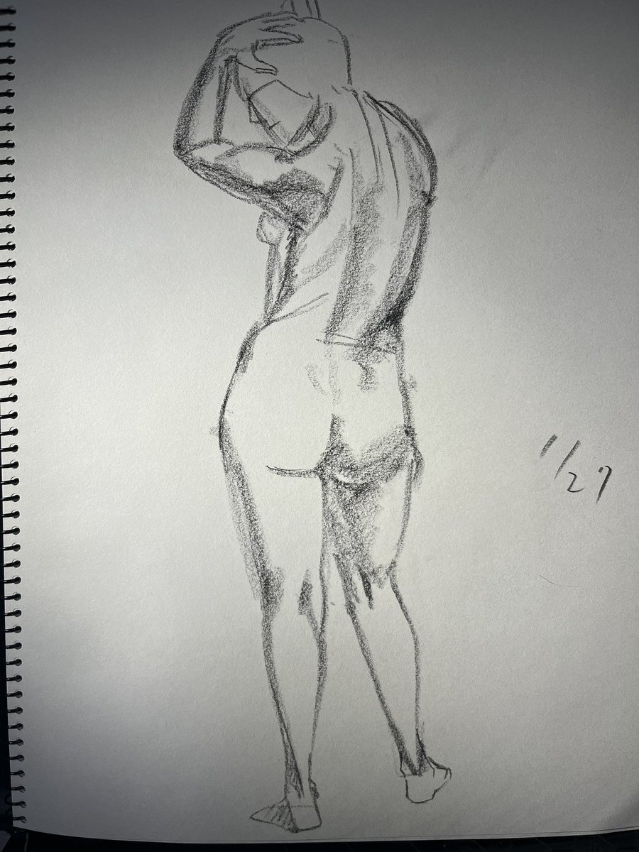 最近ちょっといい気がする
ちゃんと全身描いてるし
腕と足がくっついてる率もまあまあ
 #まあまあクロッキー 