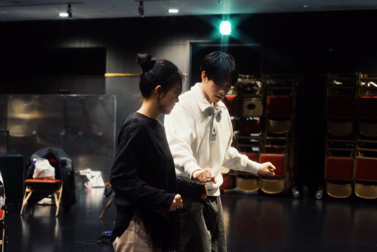 TOMOENAKATA's tweet photo. 明日1/28はマイラブ四畳半帝国のダンス舞台公演が大阪であります...！もしご予定空いてる方いらっしゃればぜひ観に来てください🥹🙏✨とっても素敵に仕上がっているはずです！！！私はスタッフとして当日写真など撮っているので、もし来る方いれば教えてくださいな〜！！！ https://t.co/D3pLZgucFu