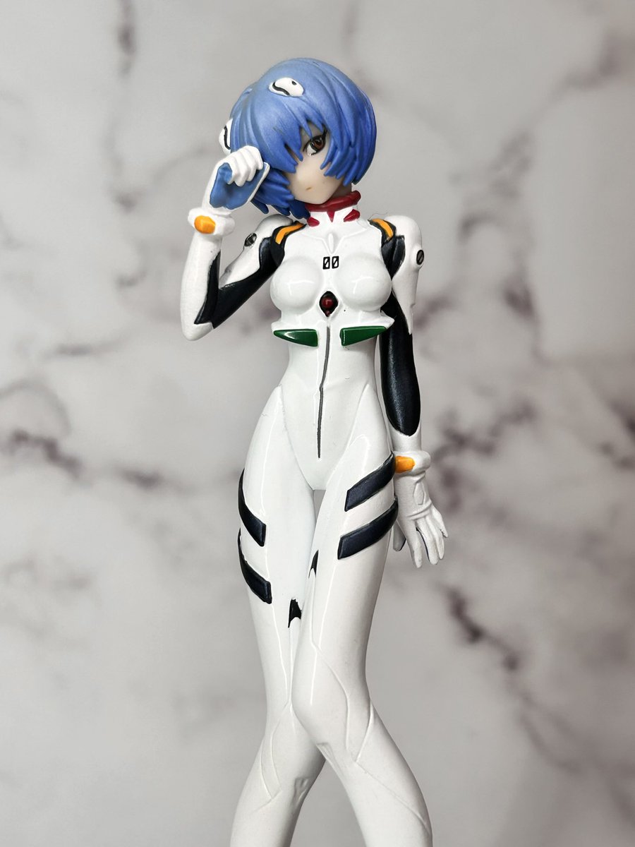綾波レイ 「続いて「エヴァンゲリオン新劇場版」綾波レイ ボトルキャップ(雑誌付録)#造形師デ」|榎木（えのき）ともひで 骸骨少女「富井アンナ」レジン版WEBショップで販売中のイラスト