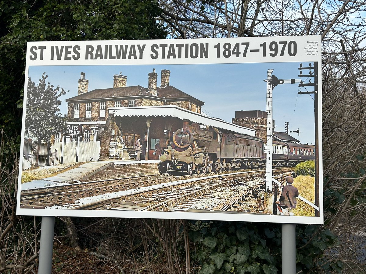 wheresw90458208's tweet photo. Yesterdays run along the #Cambridge #Guidedbus route. Lovely run and quite nice to see what had remained post construction, still regret not exploring when living there in the 00’s. Details in each pic #Disused #railway #Running @bordersbeeching https://t.co/6gYQxELpIY