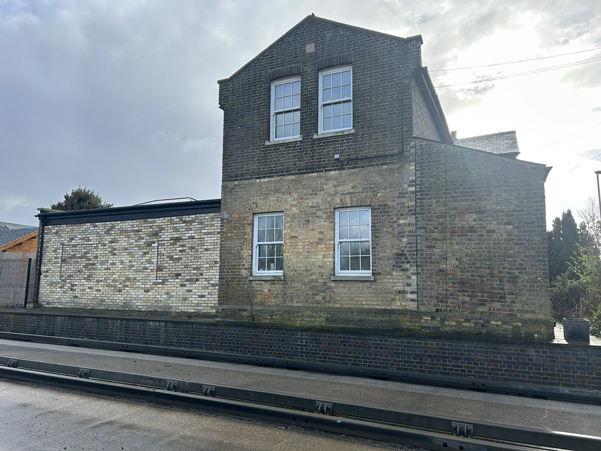 wheresw90458208's tweet photo. Yesterdays run along the #Cambridge #Guidedbus route. Lovely run and quite nice to see what had remained post construction, still regret not exploring when living there in the 00’s. Details in each pic #Disused #railway #Running @bordersbeeching https://t.co/6gYQxELpIY