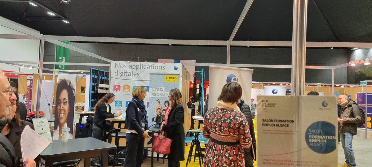 #SFEA <a href="/villecolmar/">Ville de Colmar</a> les équipes @poleemploi_GE #HautRhin mobilisées pour l'#Emploi et la #formation au <a href="/SFEAlsace/">SFEAlsace</a> Sur notre stand, des entreprises recrutent, nos conseillers informent et accompagnent.