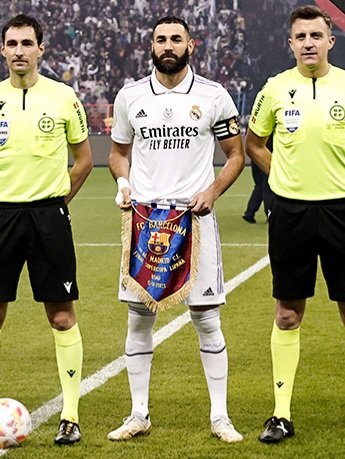 VibesFoot's tweet photo. Humilité. @Benzema https://t.co/UoI9V3qxMm