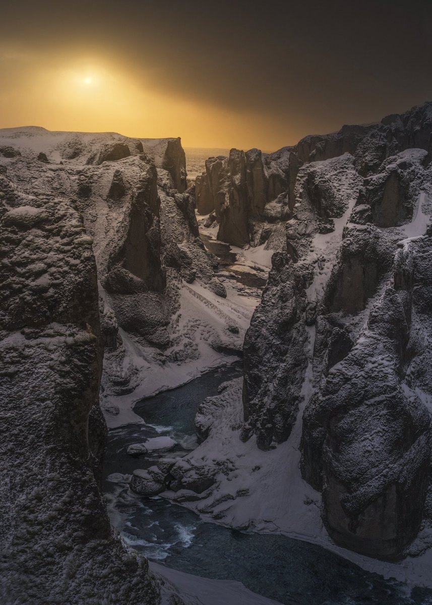 Imanolzuaznabar's tweet photo. El cañón Fjadrárgljúfur de Islandia,con unos momentos de luz increíbles el pasado domingo https://t.co/08K1BTyo4X