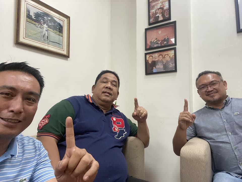 AksyonParty's tweet photo. Nagtungo na rin sa Kapitolyo ng Pampanga ang ating Aksyon Political Dept. upang makipagpulong kay Reo Cunanan na kinatawan ng ating Ka-Aksyon na si BM Jun Canlas.

#TuloyAngLaban natin kasama ang lahat ng ka-Aksyon!

#AksyonDemokratiko https://t.co/sakjFFQYpU