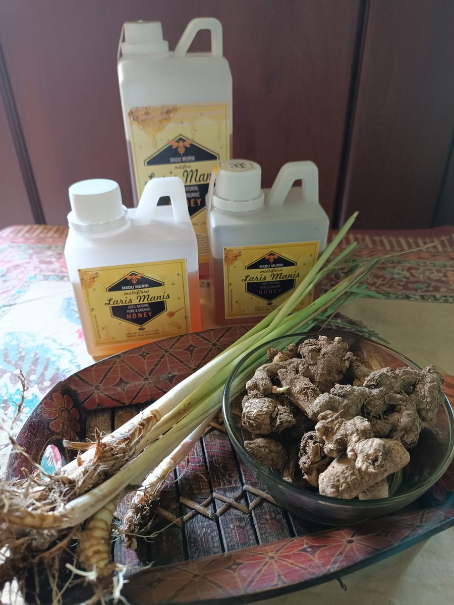 jacintha_box's tweet photo. @txtdrMagelang warga emjiel π okelah kalo begitu... Yuk lhur yg mo nge stok madu di musim hujan gini buat anget2 bikin wedang jahe madu sere, atau utk jaga amunisi vitamin pake madu murni #madumultiflora aja. Mulai 50rb - 160rb, kemasan 300gr, 1/2 kg & 1 kg. Sedia harga reseller, DM aja https://t.co/2zQuF5OHje