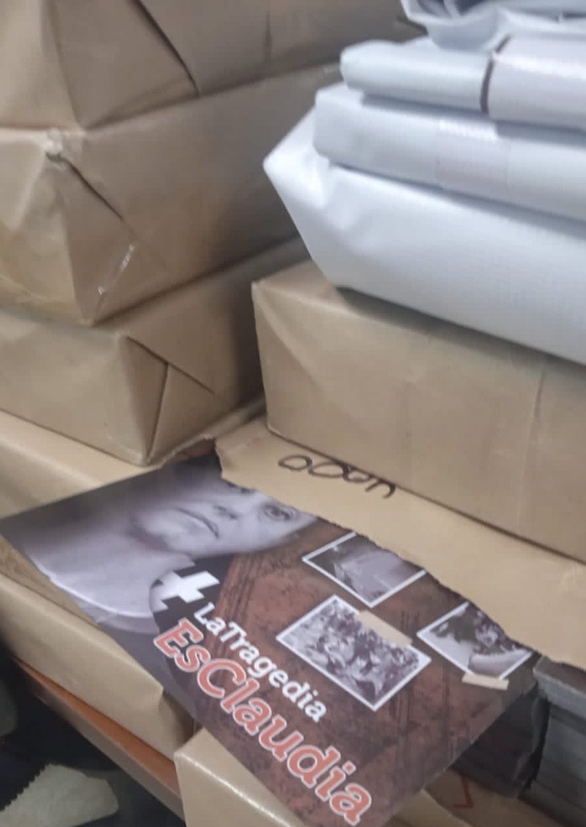 mario_delgado's tweet photo. Se desnuda la guerra sucia del PRIANRD. Los miles de volantes contra la Jefa de Gobierno, @Claudiashein, encontrados en las oficinas de la @AlcCuauhtemocMx, de @SandraCuevas_, dejan claro lo corruptos e inmorales que son sus gobiernos.

Su odio no cabe en la #CDMX. #YaSeVan https://t.co/05ulCUGRrO