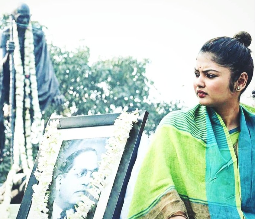 sumanaitc7's tweet photo. #শুভ_জন্মদিন_নেত্রী 🎁💝🍰

@sayani06 https://t.co/Ht8ubhVdVo