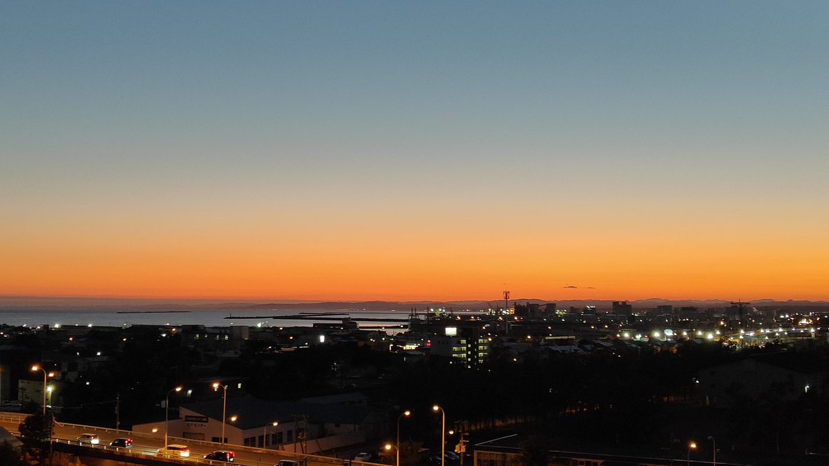 pyre25's tweet image. 夕焼けの空は素敵です

#OPPOFindX3Pro
#OPPOカメラ部