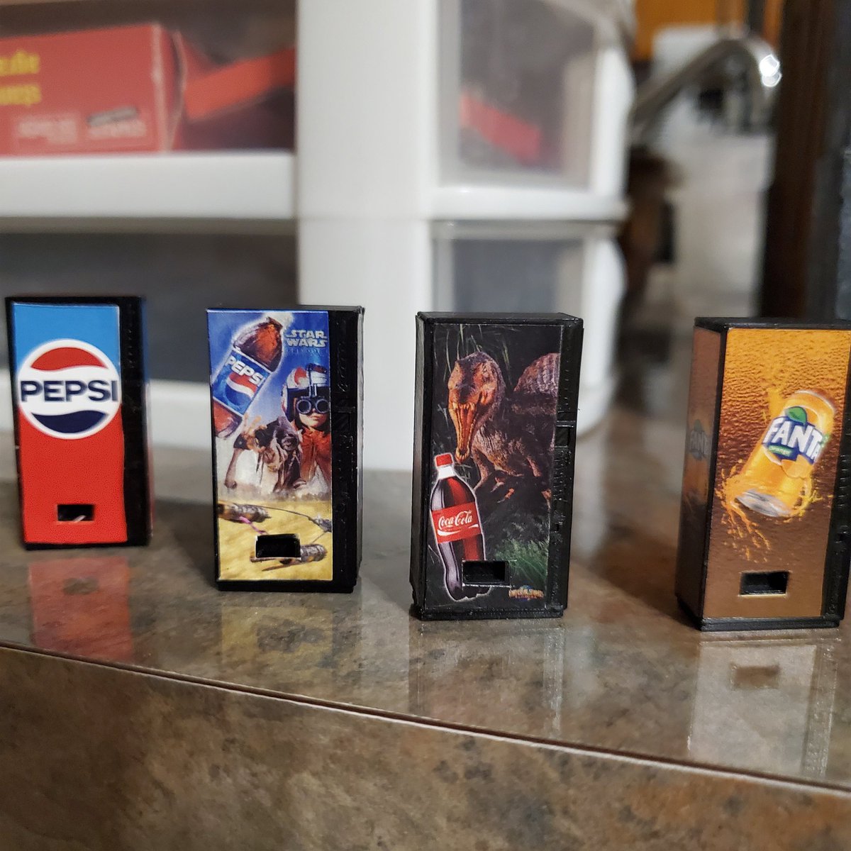 WedgeRogue's tweet image. I made the infamous Phantom Menace Vending Machine for 28mm gaming among others lmao