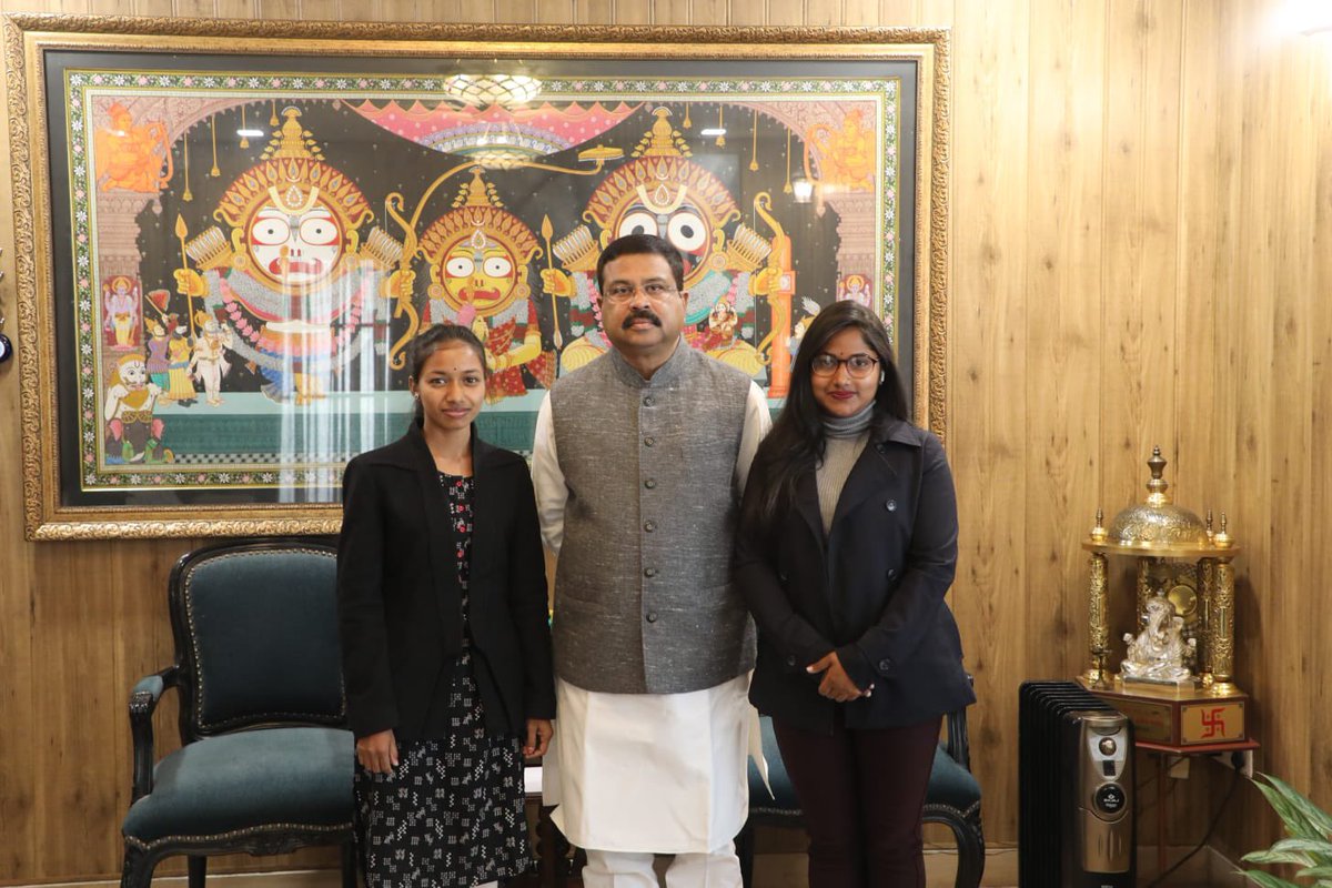 dpradhanbjp's tweet photo. An embodiment of India’s #NariShakti, both Ms. Biwapujya and Ms. Lili have set big goals for themselves inspite of difficult circumstances in their childhood. 

They are a symbol of talent, strength, ambition &amp; ‘can-do’ spirit. Glad to meet them today morning. Wish them the best! https://t.co/DcRw8jaOKg