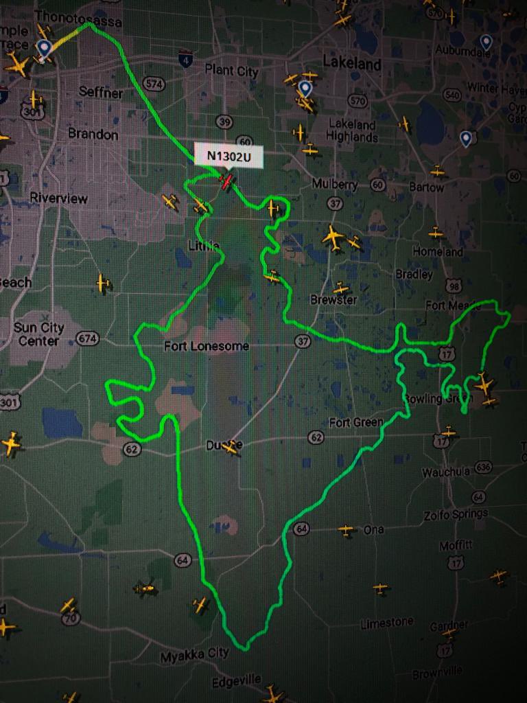 prasadmgade's tweet photo. Most of us struggle to draw India's map 🇮🇳 with a PEN, @flyingbeast320 &amp; @captriturathee made it with a PLANE ❤️ Hats Off !

#AasmanMeinBharat #India #ProudIndian #Indianmap https://t.co/ocH28Vt0A3
