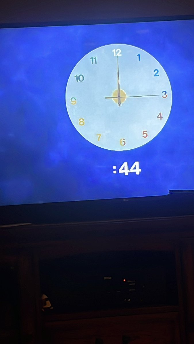 smiling_stephy's tweet photo. It’s a clock …..it’s a clock . @taylorswift13 #MeetMeAtMidnight @taylornation13 https://t.co/d9RxYH6QJG