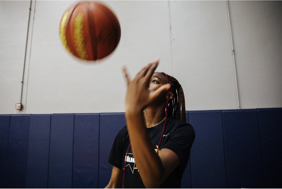 Trinityjones014's tweet photo. Great total team effort and win tonight vs Nequa Valley (61-52), I was able to add my stamp on the game with 32 points, 15 rebounds, 4 blocks, 4 assists. Can’t wait to get on the court and try to keep this streak going 🔥💪🏾

📸: @korypowell https://t.co/gIEdiM45lv
