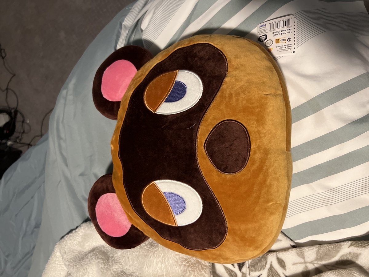 zachareee tweet media