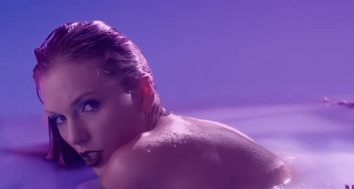 augustine8913's tweet photo. RT @PopCrave: Taylor Swift in her self written and directed music video for “Lavender Haze.” https://t.co/QWlQuYHgjJ