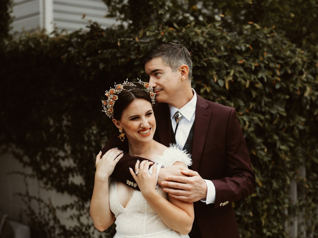 The couple, Tessa and Maynard, wanted to create rodeo moments in the vineyards and make the night feel like a music festival for their guests with colorful lights and special events throughout the entire day.  greenweddingshoes.com/this-californi…