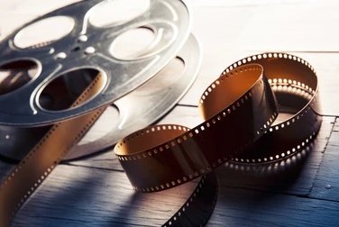 Mrs_Disbelief's tweet photo. Weet iemand een goed en betaalbaar adres in de Noordoostpolder voor het overzetten van VHS films naar DVD? #dtv https://t.co/brPokU2zM2