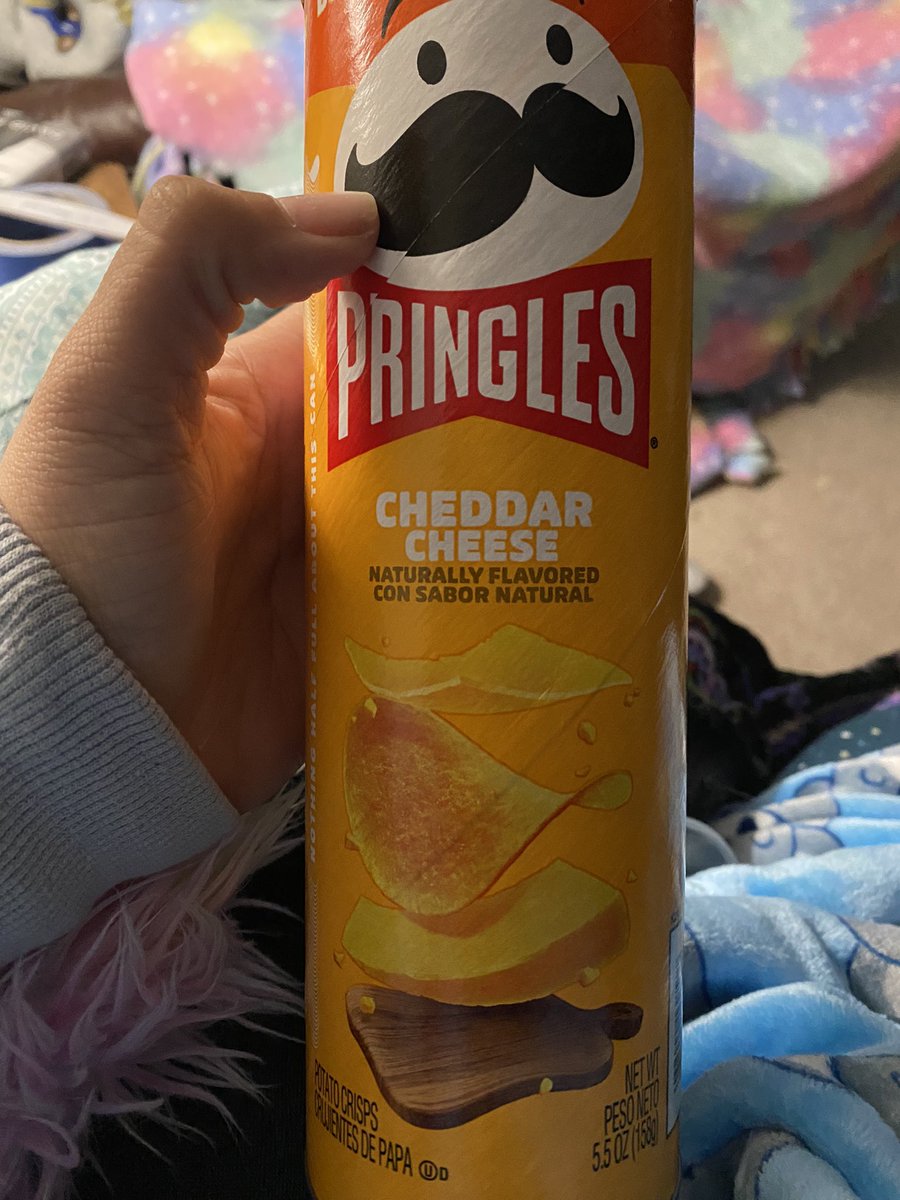 DestinyMarie_'s tweet photo. @Pringles i just opened these and they’re missing the flavor!!! 😭 https://t.co/9HrugM3cHb