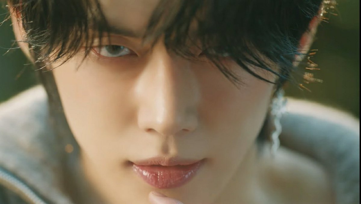 sybthfrvr's tweet photo. THE MV OMFG XNHSSOSOZNJSSONSBSSKSMSKAO https://t.co/kGUxZCRxBt