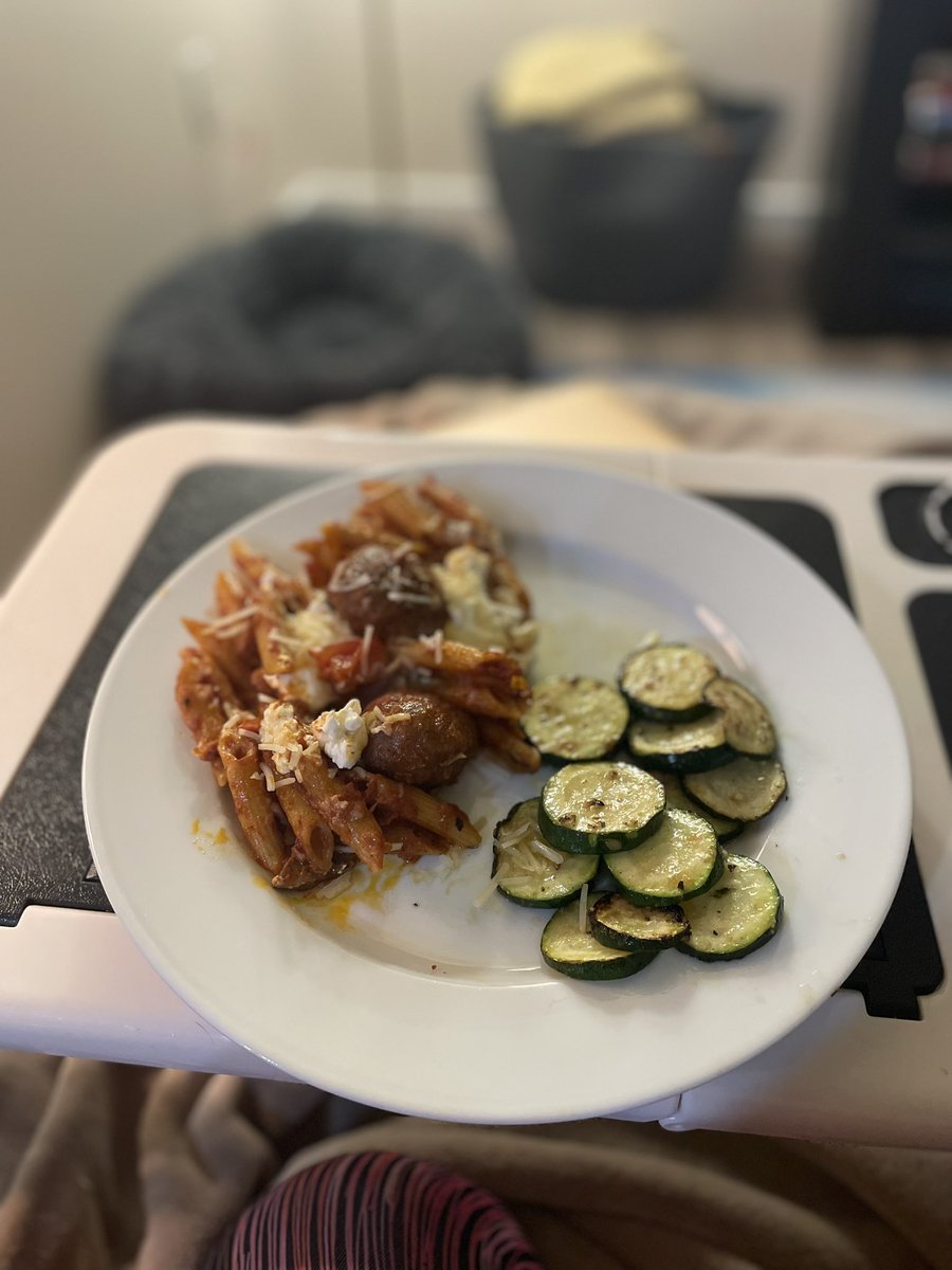 ashleymancheni's tweet photo. New #2023goals - chronicling my kitchen adventures. First up, @MulaysSausage meatballs with fresh cherry tomatoes and mushrooms, broiled with ricotta and a side of zucchini. All courtesy of @imperfect_foods. https://t.co/VB52zowBjN