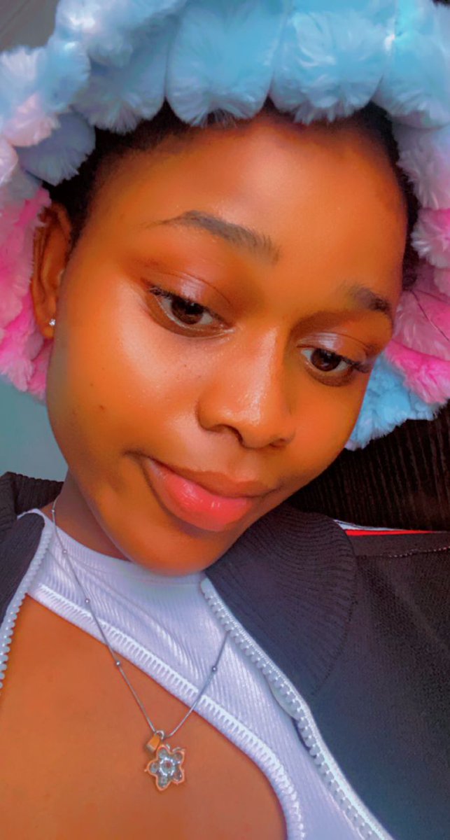 Pretty_ella0's tweet photo. Rare picture of an ugly girl🥺😩 https://t.co/XVZgmie2kL