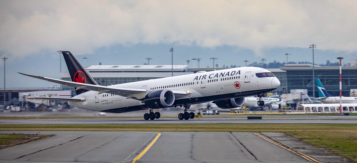 Kent_YVR's tweet photo. A variety of aircraft around @yvrairport last weekend - 2 X @BoeingAirplanes #787, #DHC3T Turbo Beaver, @bombardierjets #Global7500 π #yvrspotters #avgeek #Vancouver https://t.co/tXXI4ZEoE6