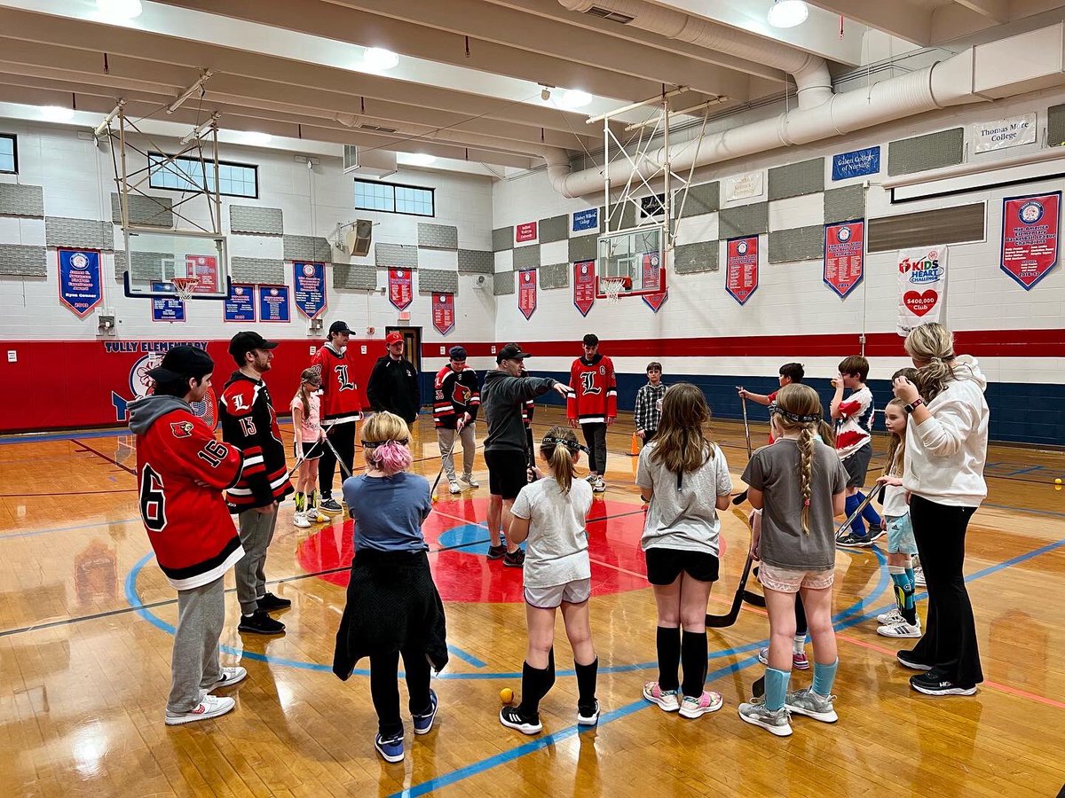 louisvillehkyd1's tweet photo. Thank you @tullyelemjcps for having us help run one of your ball hockey practices! We had a blast and made some new friends! Let’s grow the game!

#GoCards🏒 https://t.co/ZVDywrSeQf