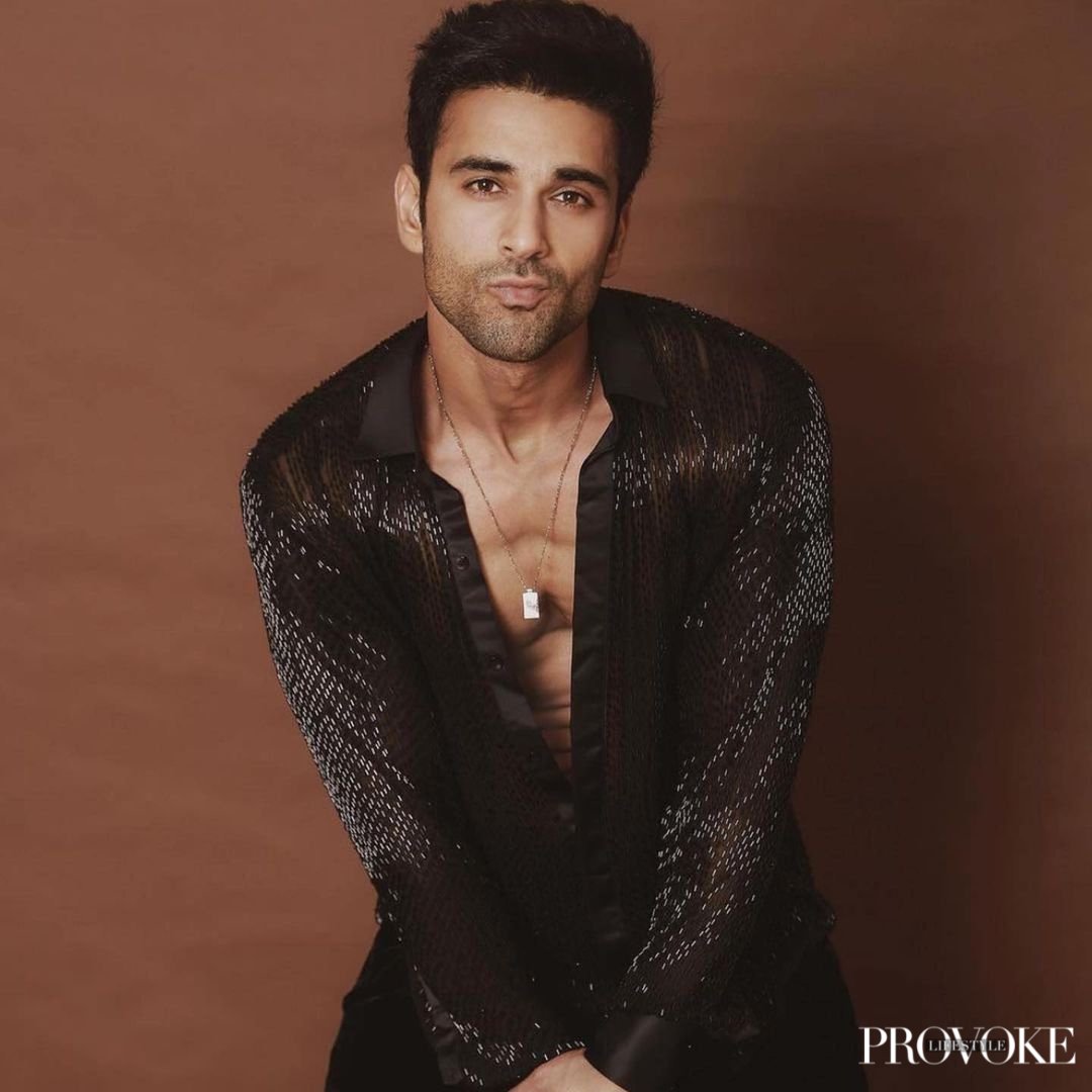 provoke_social's tweet photo. @pulkitsamrat captures the moment and the attention of everyone in Rohit Gandhi Rahul Khanna's embellished shirt.
#Pulkitsamrat #CelebStyle #EveningFits #MensFashion #BollywoodFashion #EmbellishedShirts #Luxe #Rohitgandhirahulkhanna #RGRK #stayprovoked #provokelifestyle https://t.co/Es6TNs1Zfk
