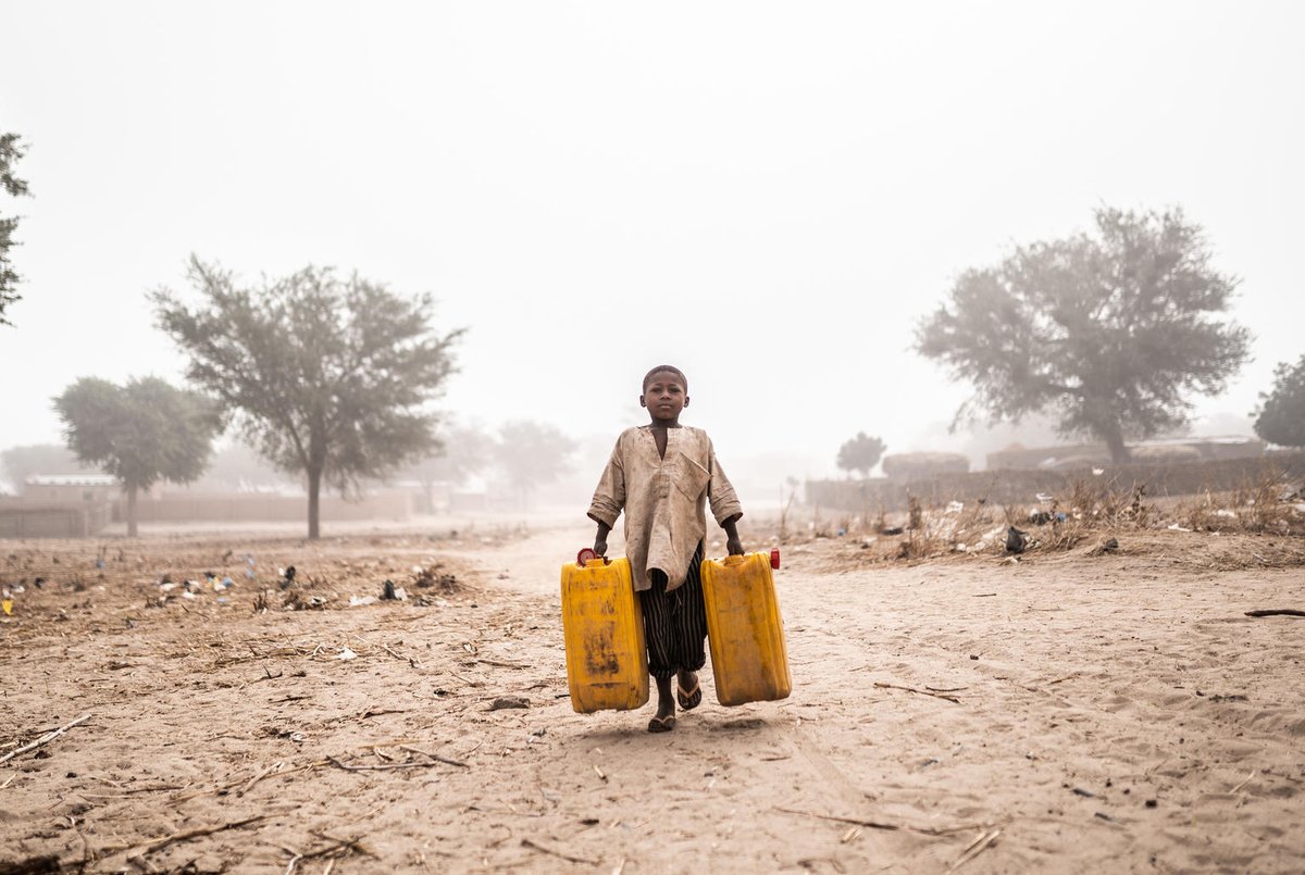 UNICEFwater's tweet photo. Today, 1.42 billion people – including 450 million children – live in areas of high, or extremely high, water vulnerability.

We have an unprecedented water scarcity crisis that adversely affects children. 

#ForEveryChild

📷 UN0199521, UNI315914 https://t.co/ji3K8WgQHo